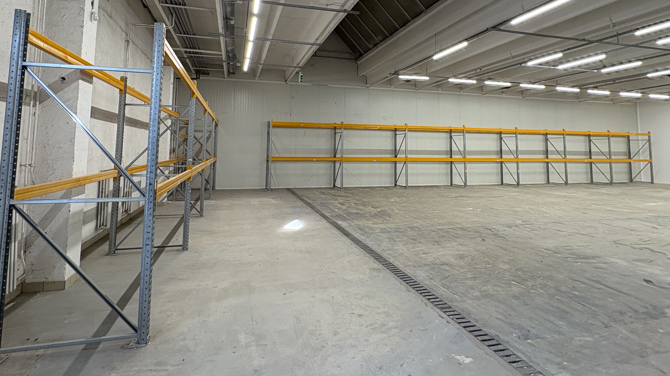 Érd - Raktárépület Érd